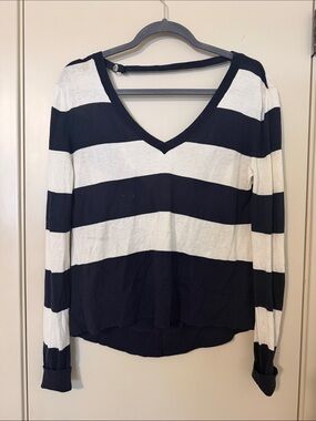 Striped V-Neck Long Sleeve Top in Navy and White